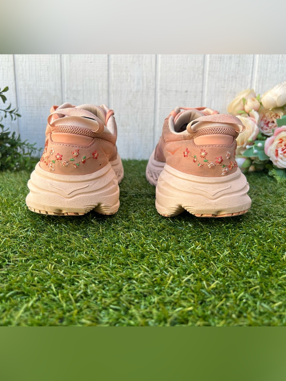 HOKA Vibrant Bloom Bondi L women size 9 preowned - Picture 12 of 16